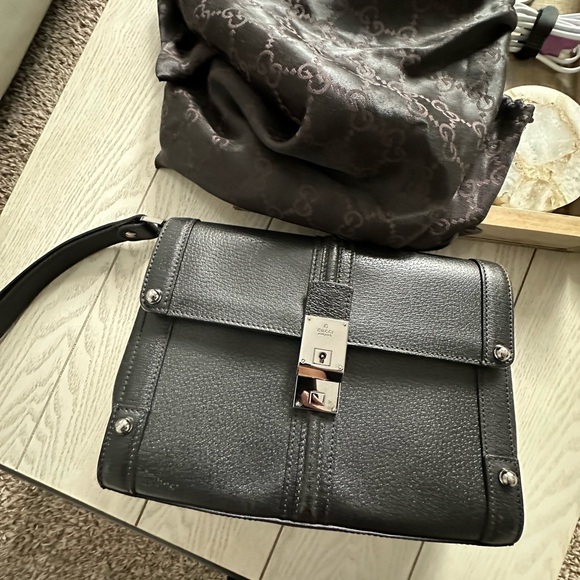 Gucci clutch with wristlet strap - Picture 15 of 15